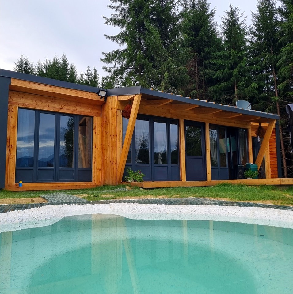 Ținutul Lupilor – vedere exterioară